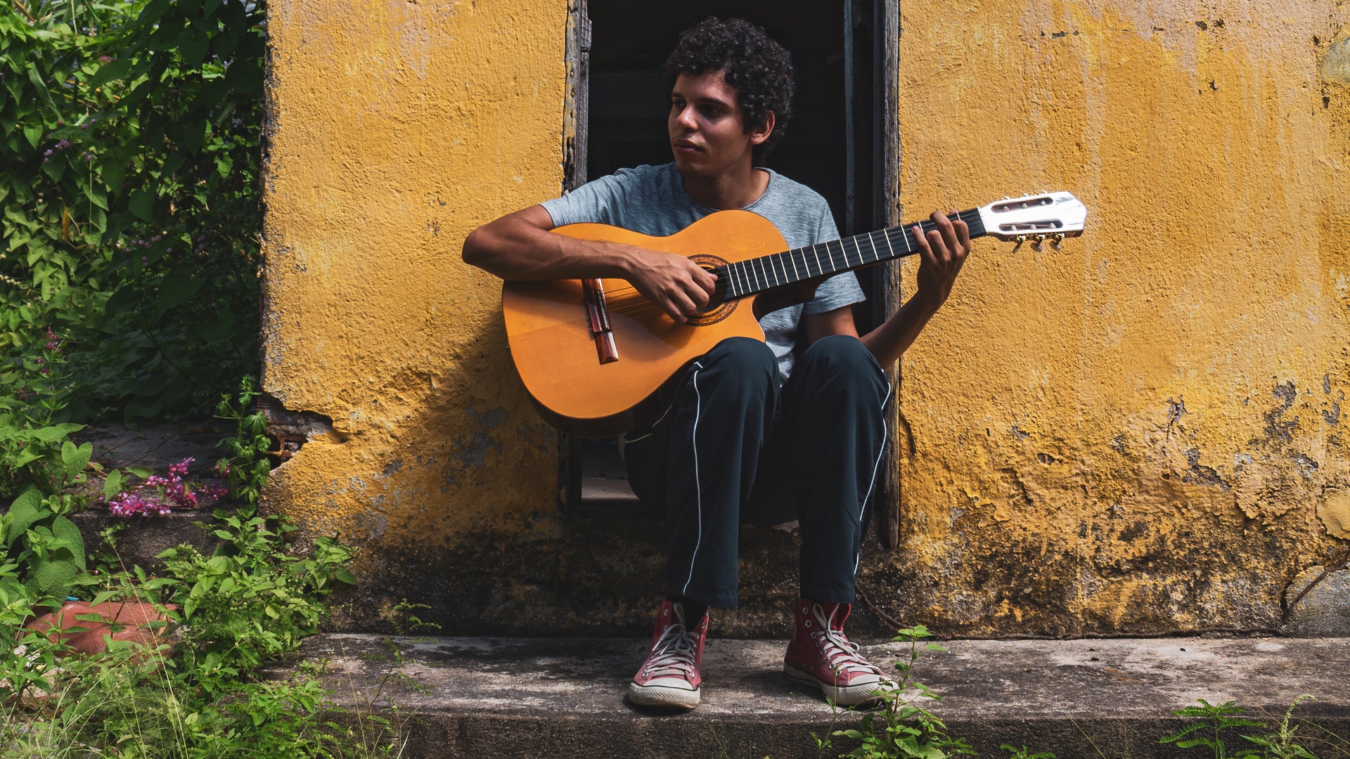 Homem com violão